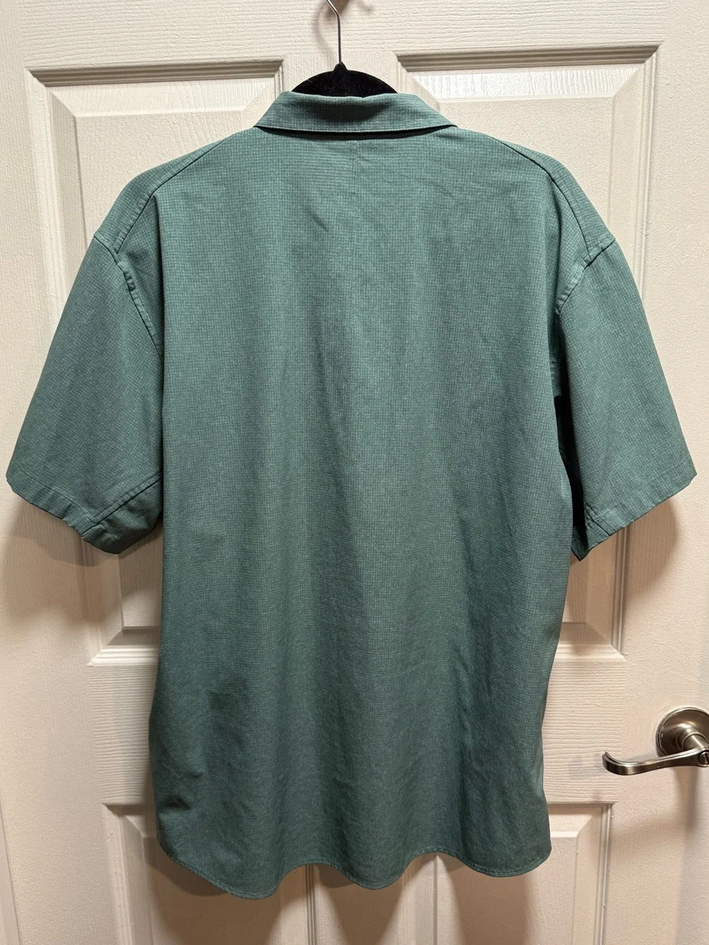 lululemon athletica Short Sleeve Button-Down Shirt Sage Green